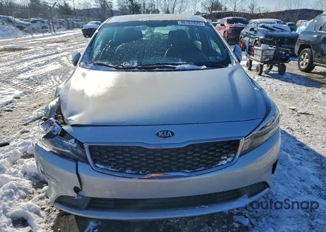 2017 Kia Forte Lx z USA, uszkodzony, nr VIN 3KPFK4A77HE158975